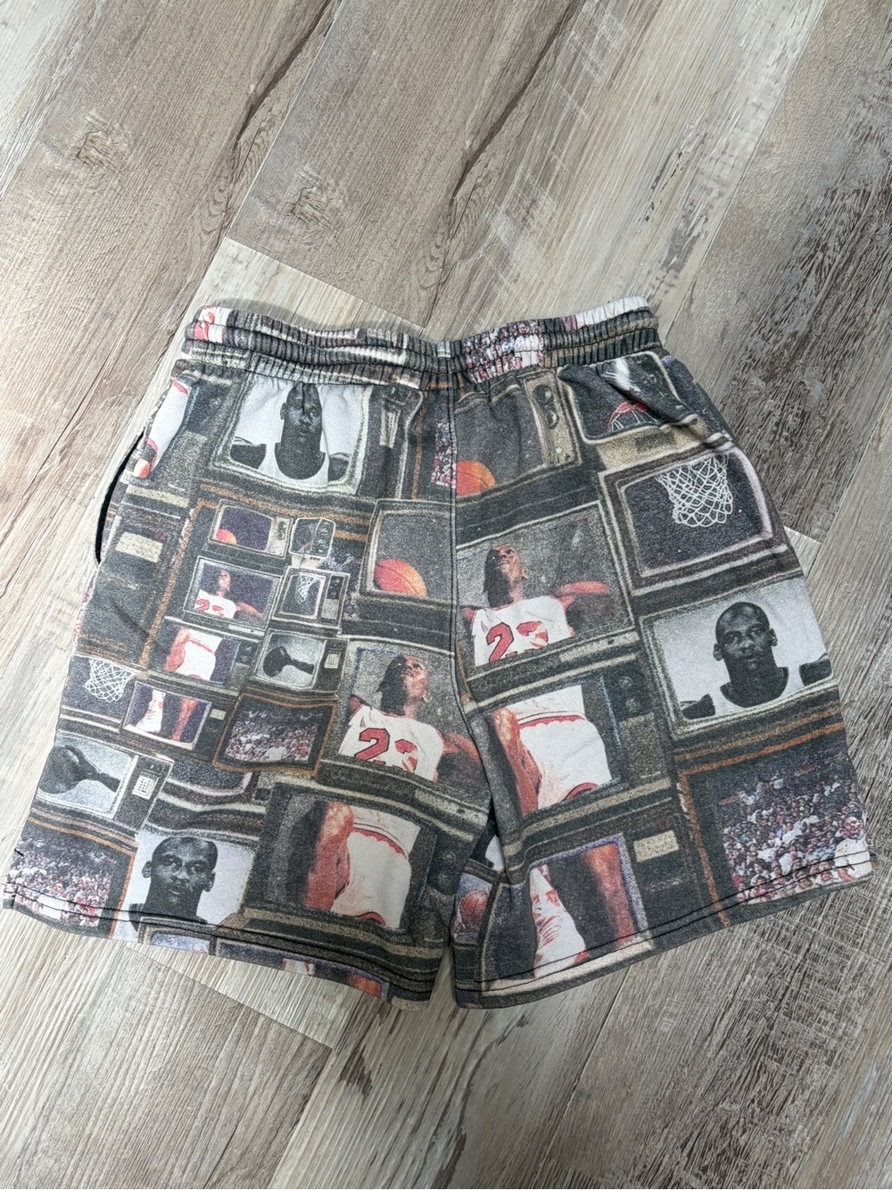 Jordan Kids Brooklyn Printed Fleece Shorts - Size L - Picture 4 of 5